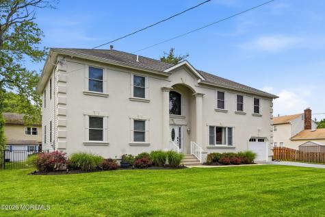 1910 Holbrook Street Oakhurst NJ 07755