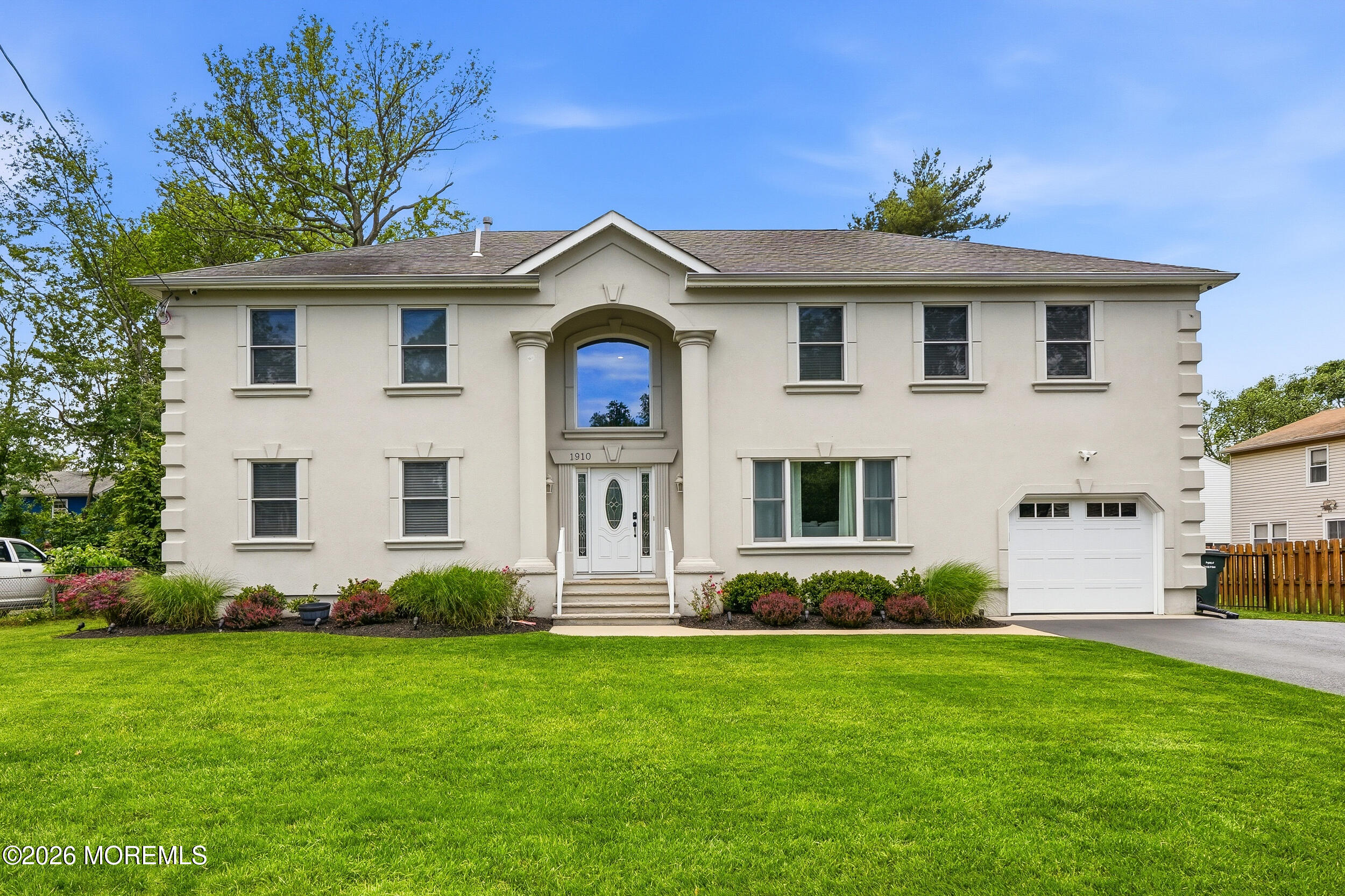 1910 Holbrook Street Oakhurst NJ 07755