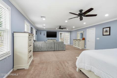 1910 Holbrook Street Oakhurst NJ 07755