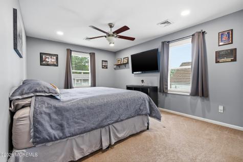 1910 Holbrook Street Oakhurst NJ 07755