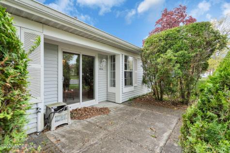 880A Winchester Court Manchester NJ 08759