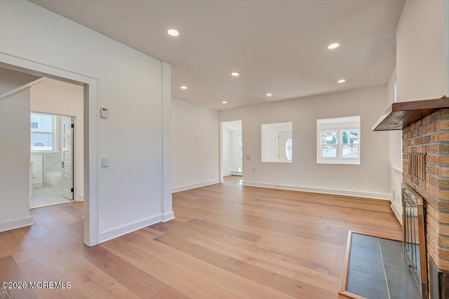 12 White Street Middletown NJ 07748