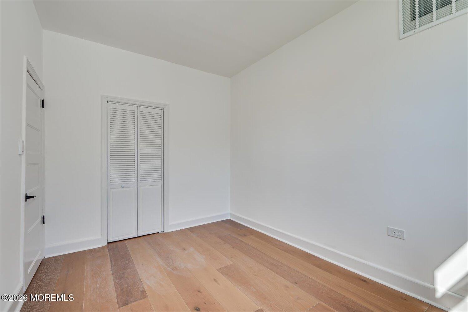 12 White Street Middletown NJ 07748