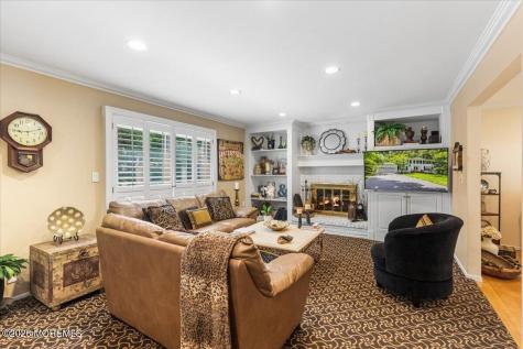 46 Saupe Drive Manalapan NJ 07726