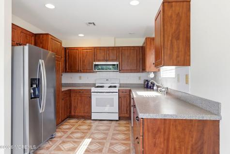 31 Portsmouth Drive Toms River NJ 08757