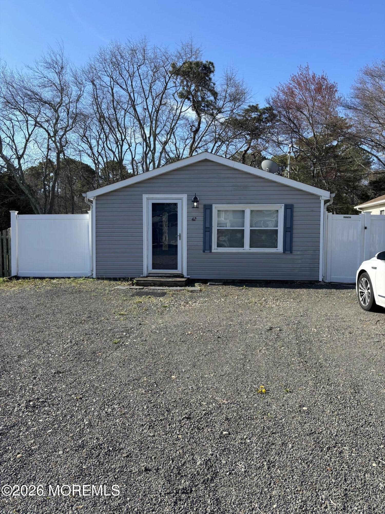 42 Central Avenue Waretown NJ 08758