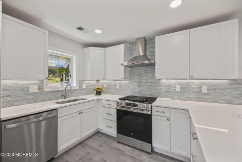 28 Pearl Drive Howell NJ 07731