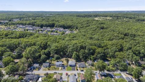 28 Pearl Drive Howell NJ 07731
