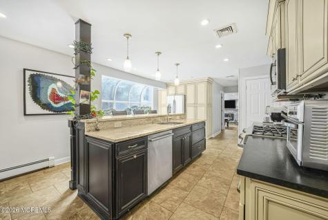 22 Alison Court Marlboro NJ 07746