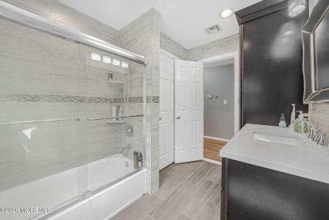 22 Alison Court Marlboro NJ 07746