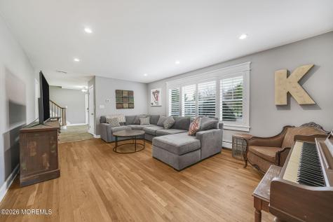 22 Alison Court Marlboro NJ 07746