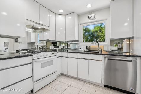 40 Stratford Drive Manalapan NJ 07726
