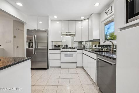 40 Stratford Drive Manalapan NJ 07726