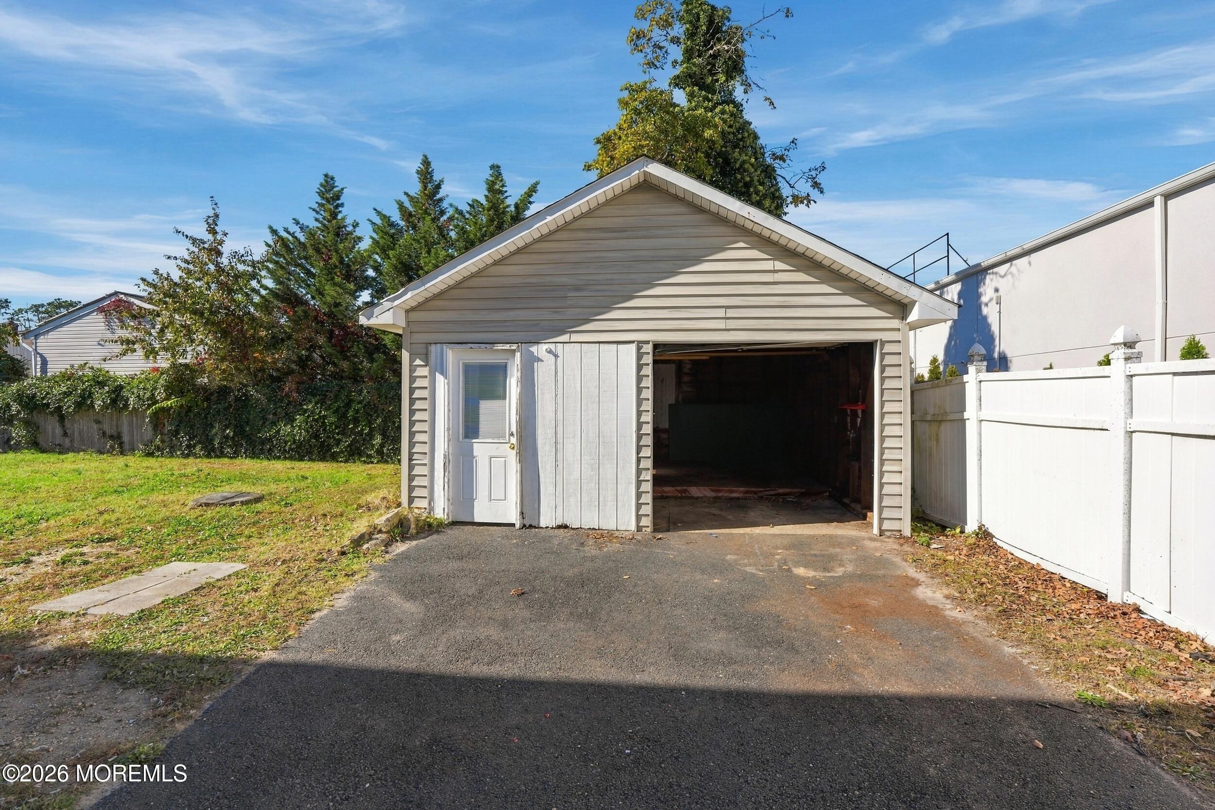 110 Beach Avenue Beachwood NJ 08722