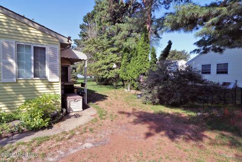 2 Brooklane Court Whiting NJ 08759