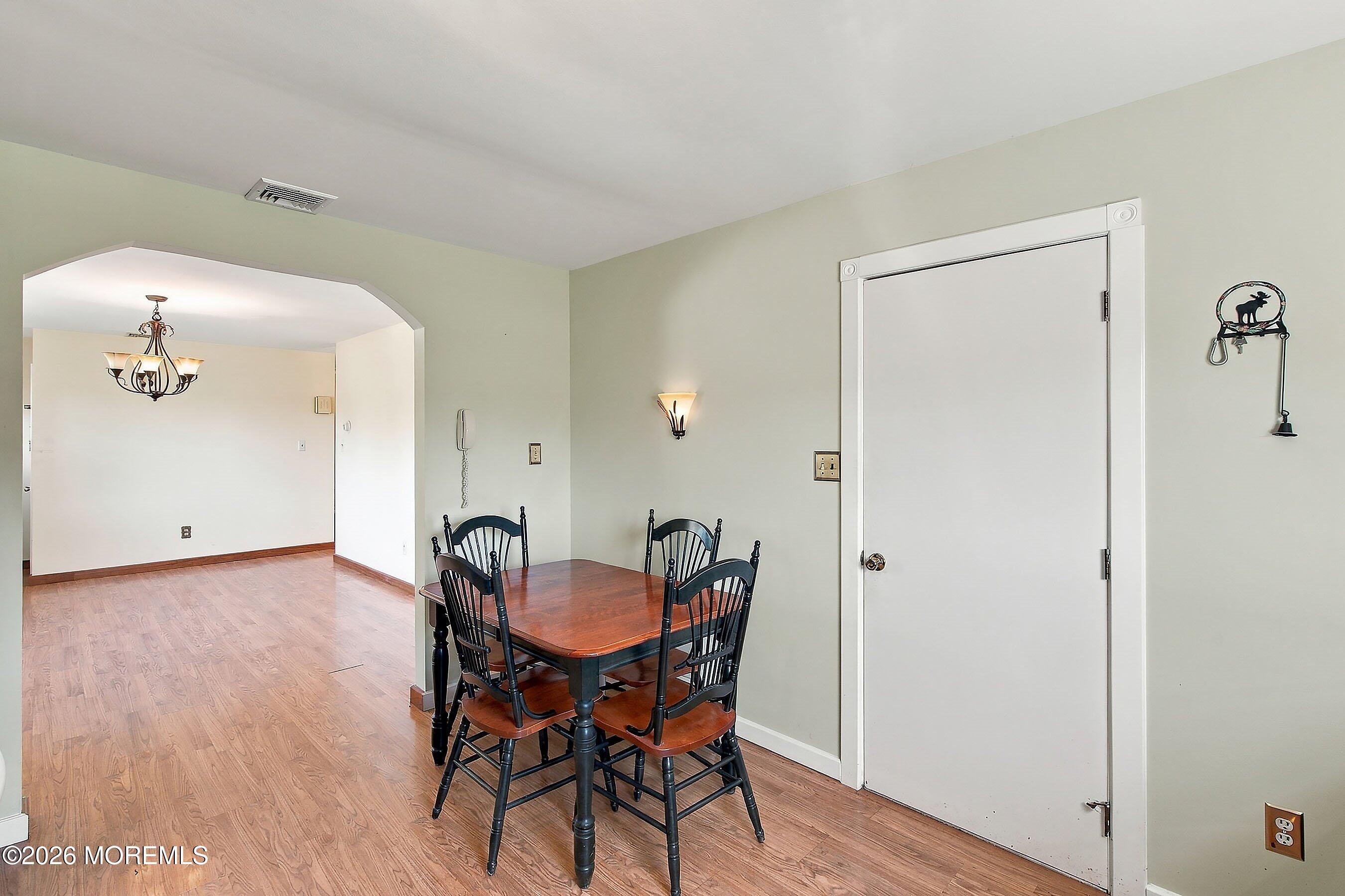32 Arneytown Hornerstown Road Cream Ridge NJ 08514
