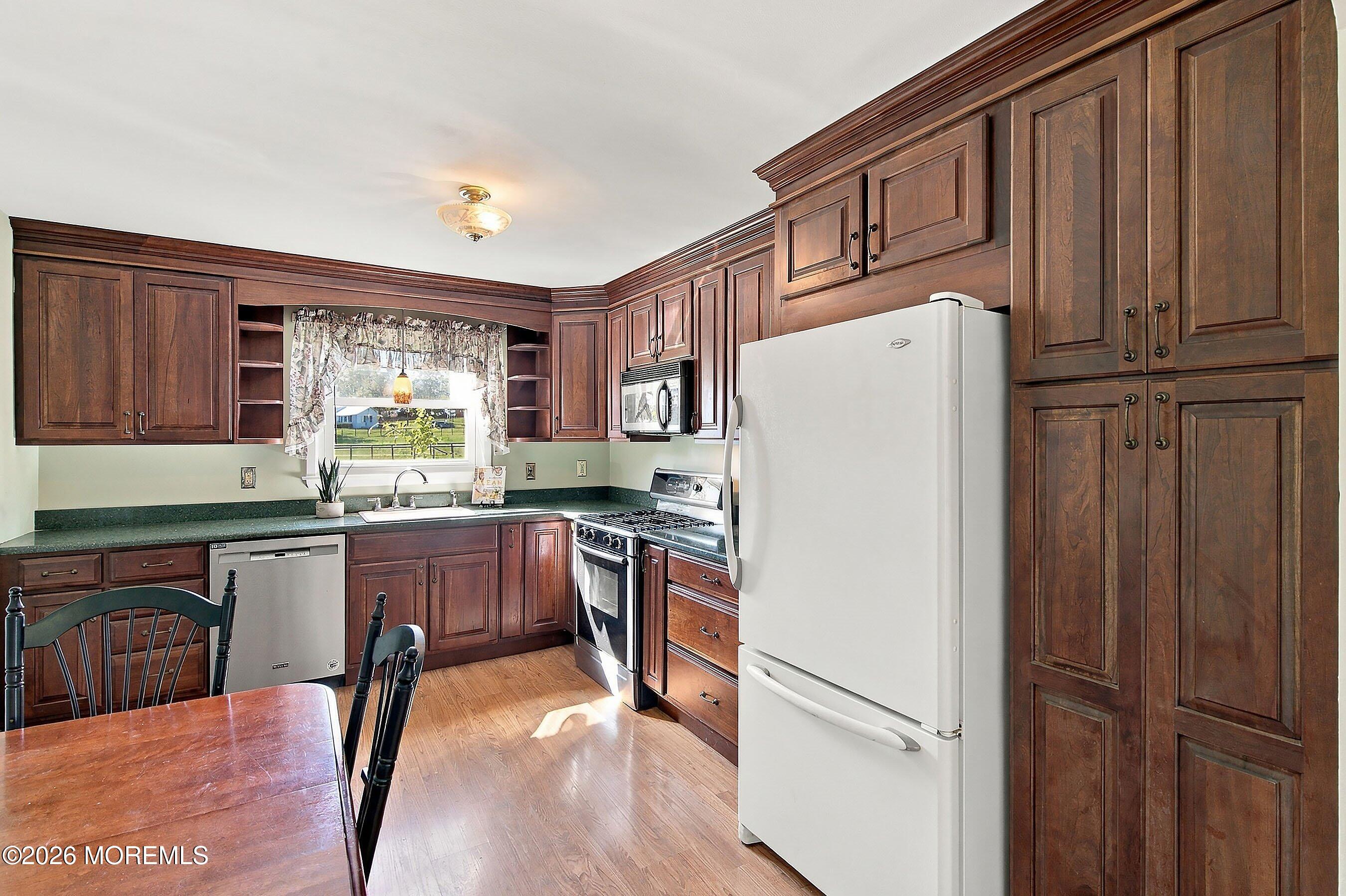 32 Arneytown Hornerstown Road Cream Ridge NJ 08514