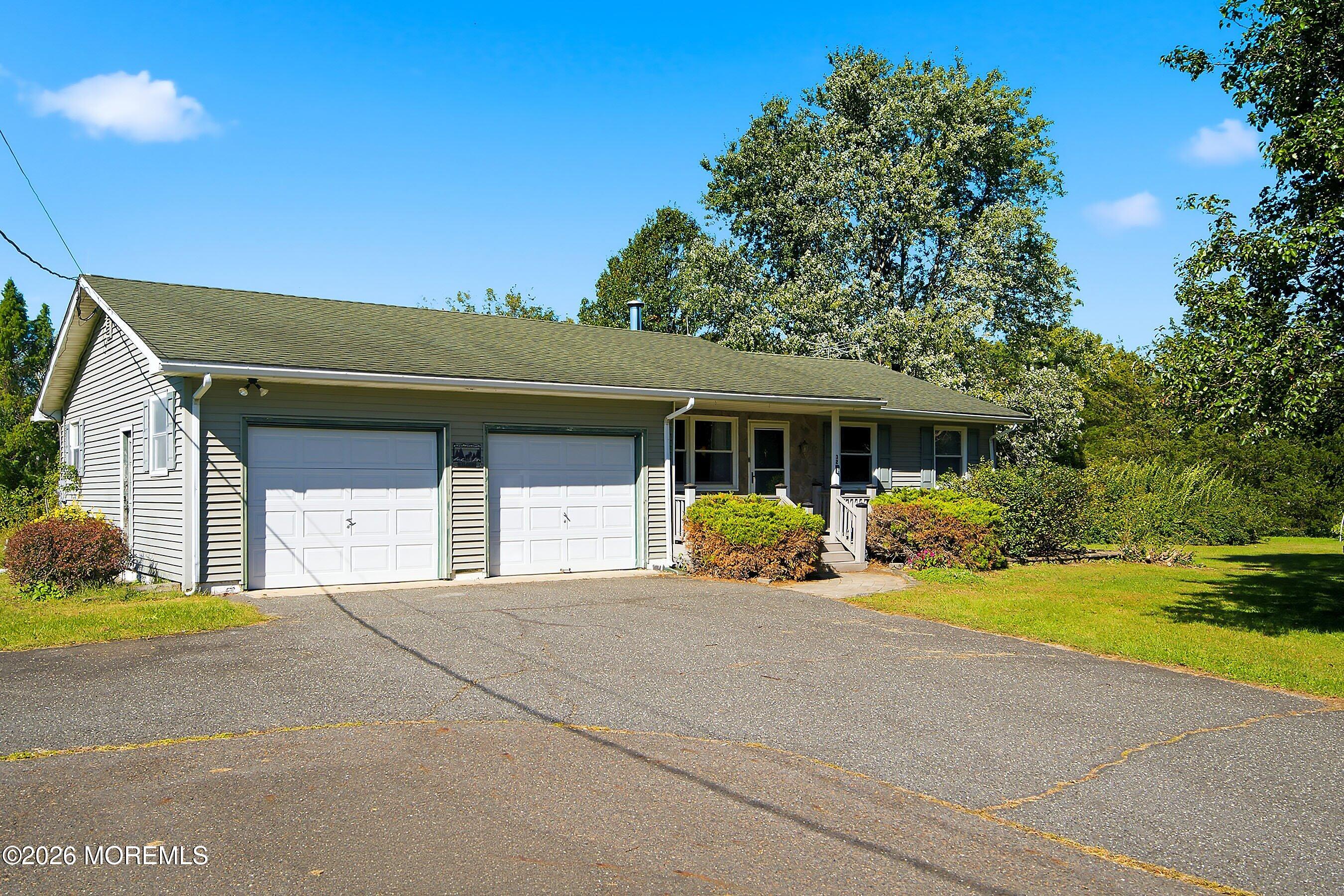 32 Arneytown Hornerstown Road Cream Ridge NJ 08514