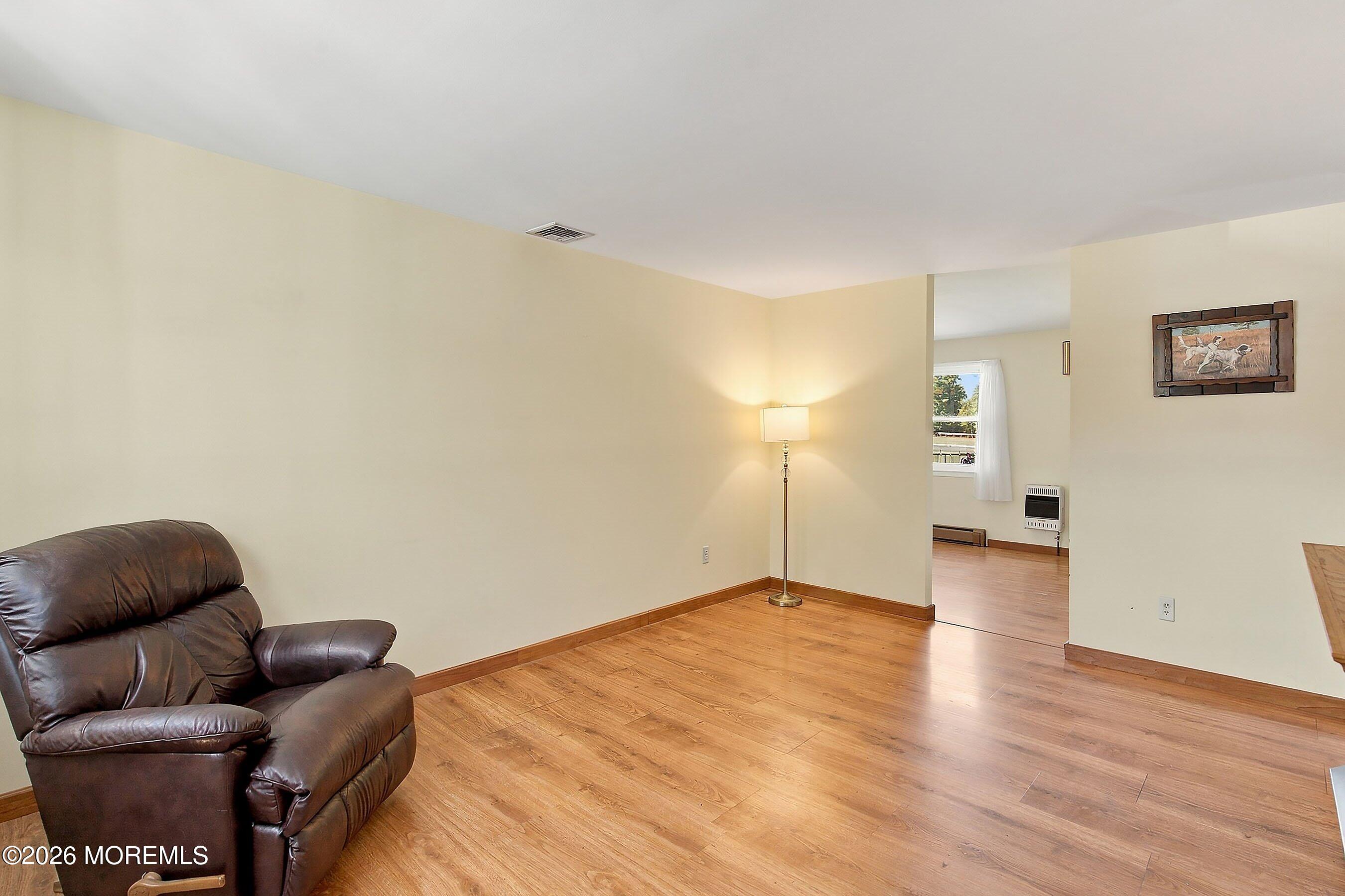 32 Arneytown Hornerstown Road Cream Ridge NJ 08514