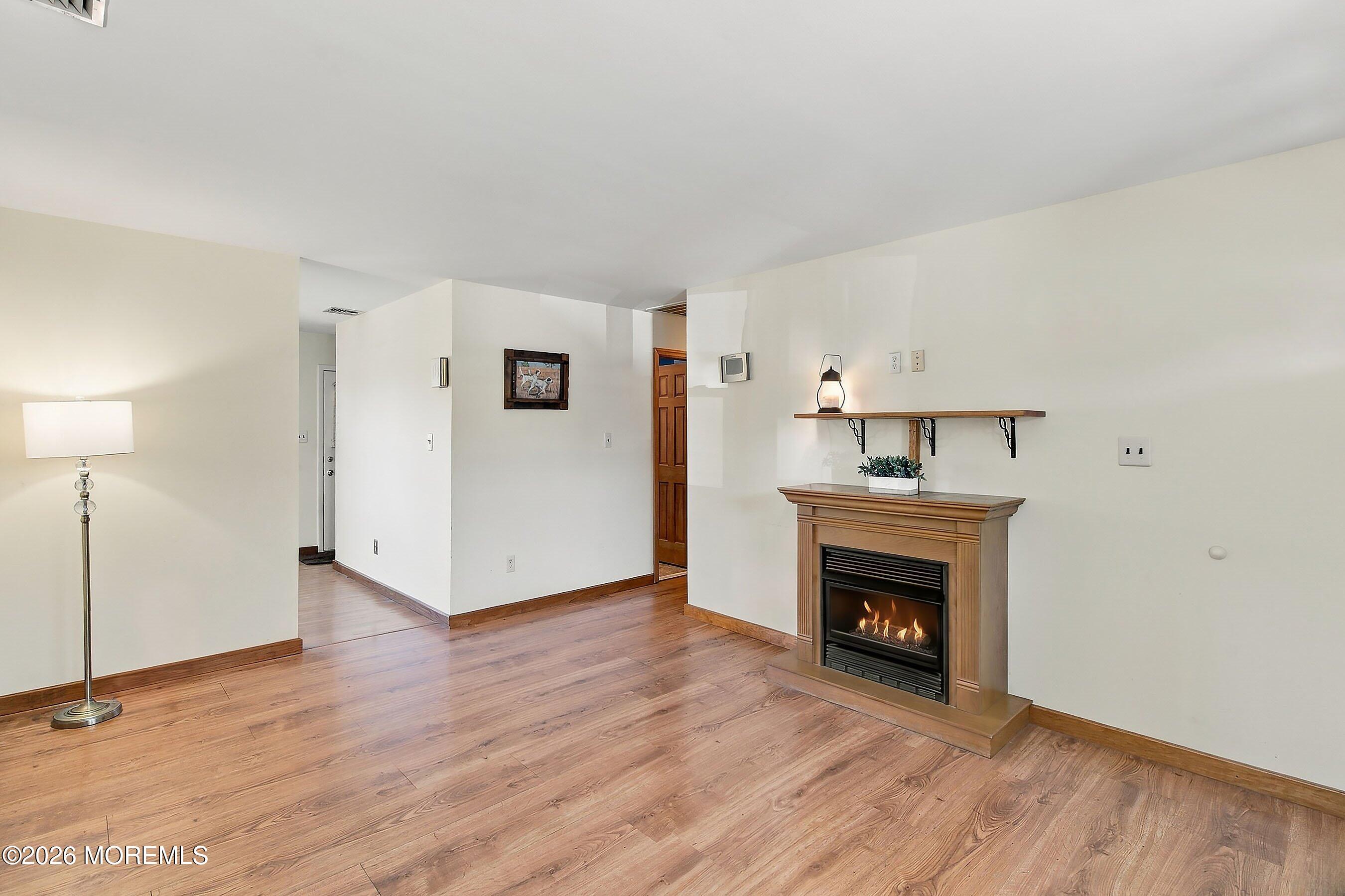 32 Arneytown Hornerstown Road Cream Ridge NJ 08514