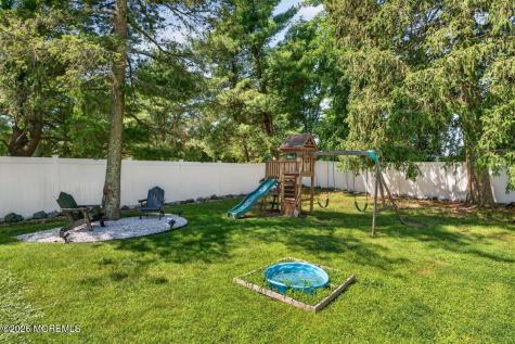 5 Grant Court Tinton Falls NJ 07724