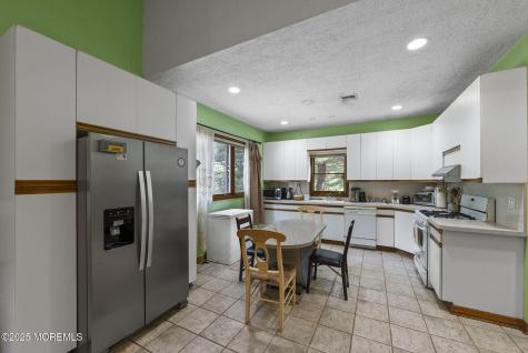 19-23 Roberts Road Millstone NJ 08535