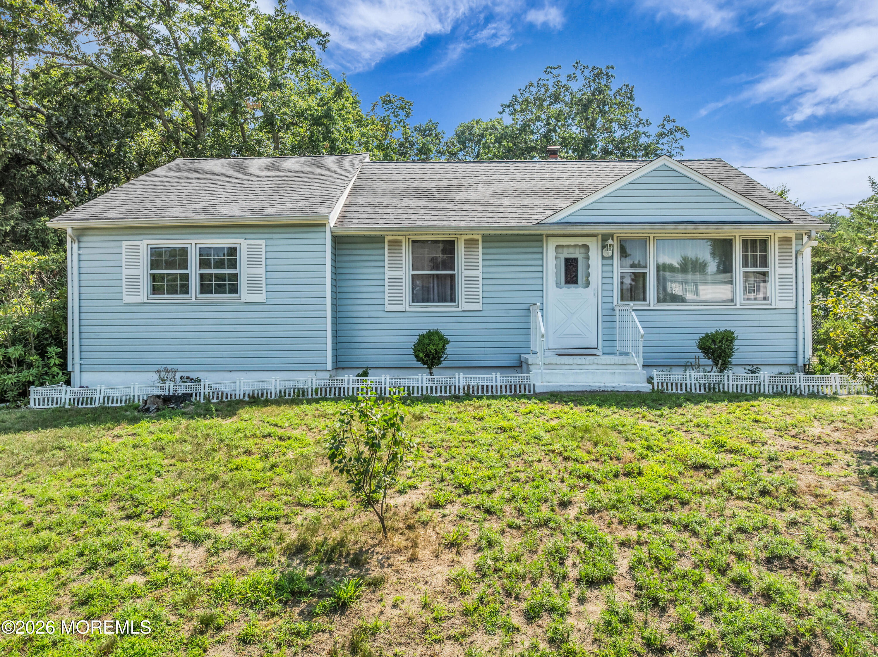 Howell NJ, 11 Hemlock Road