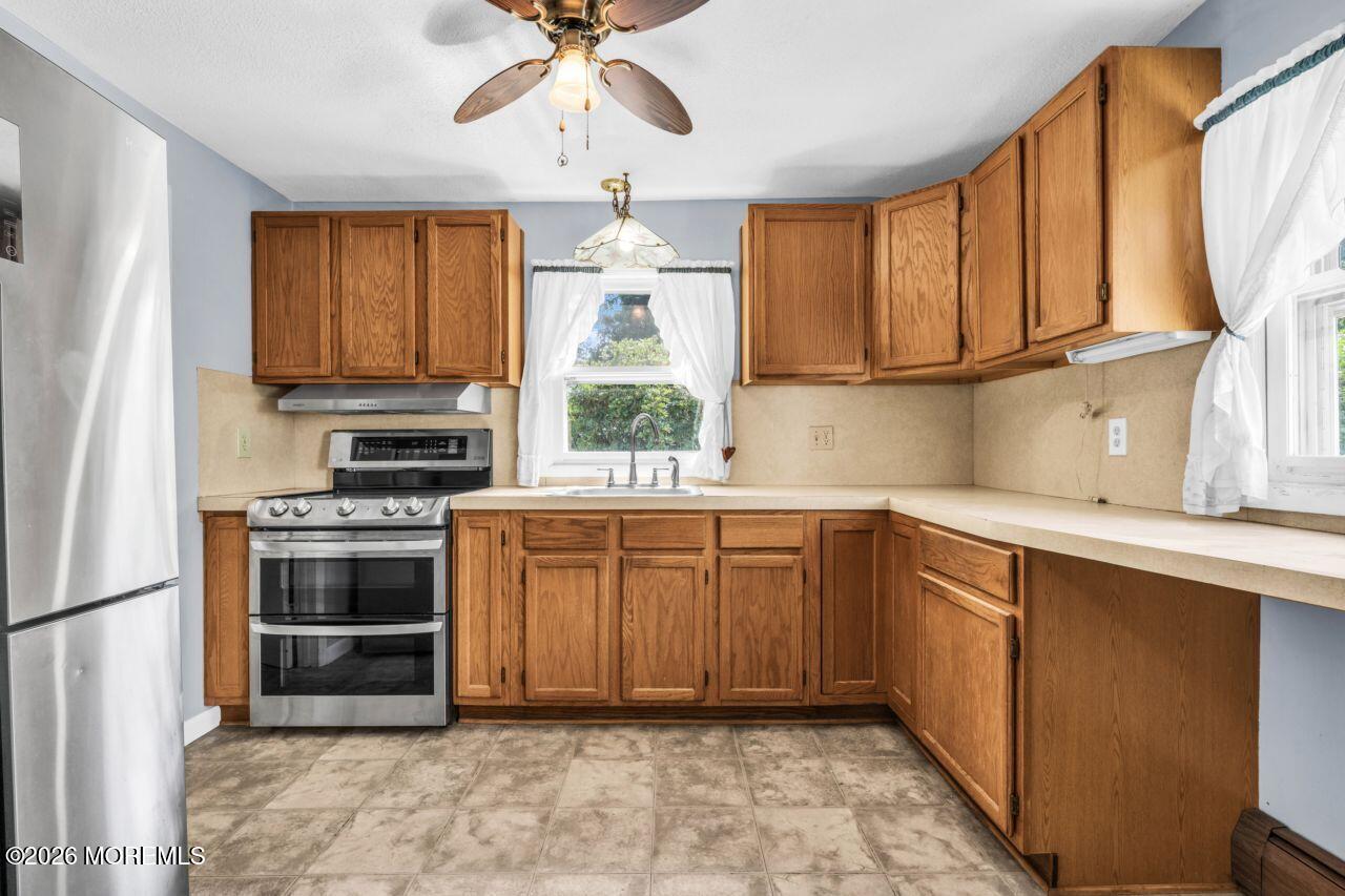 11 Hemlock Road Howell NJ 07731
