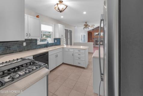 27 Oakland Road Old Bridge NJ 08857