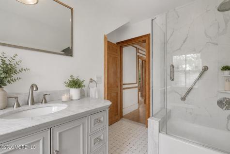 68 Mccampbell Road Holmdel NJ 07733