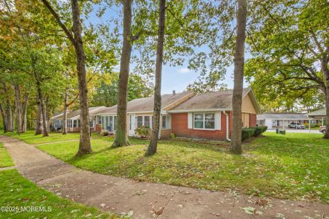 72F Dorchester Drive Lakewood NJ 08701