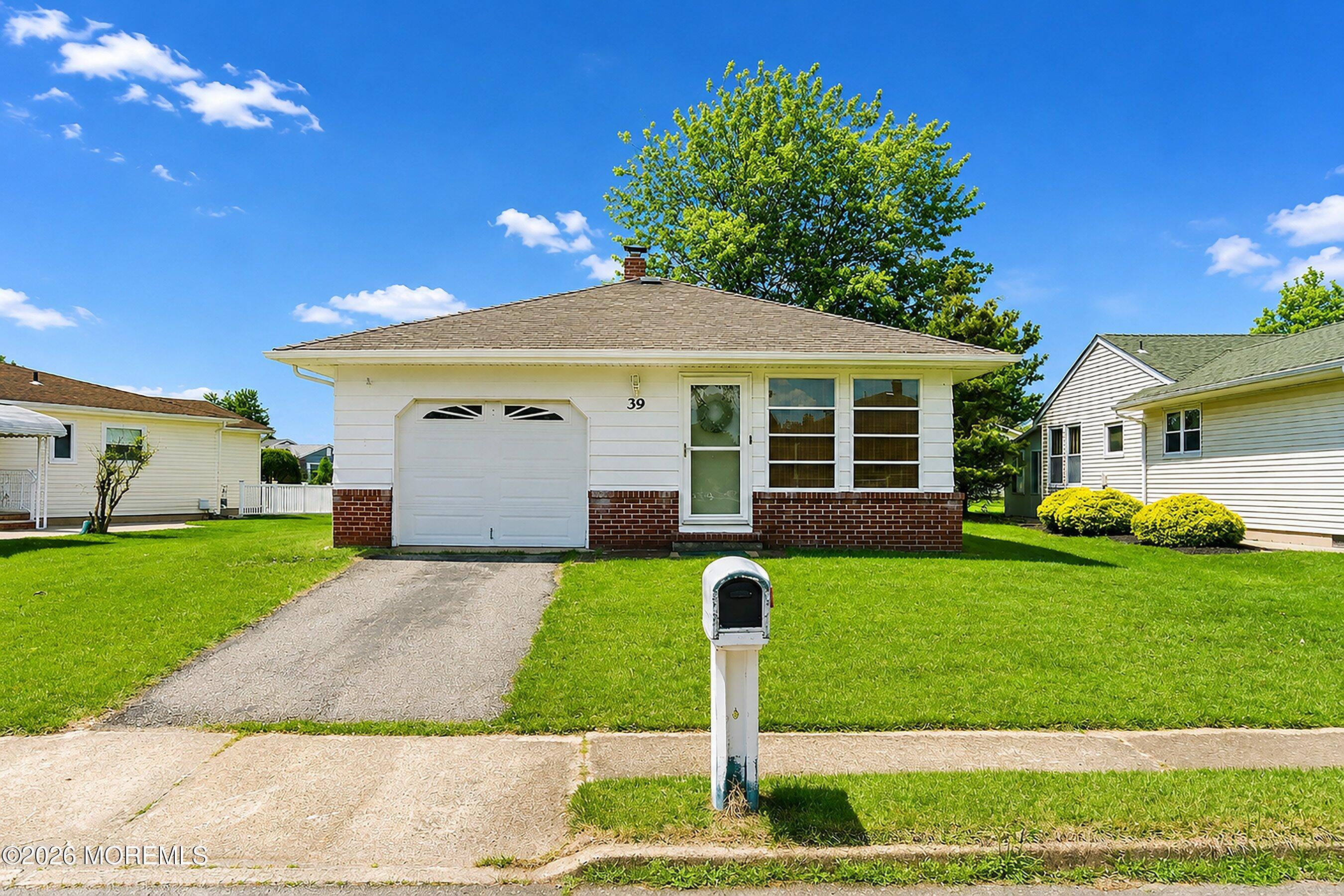 39 Corinth Place Toms River NJ 08755