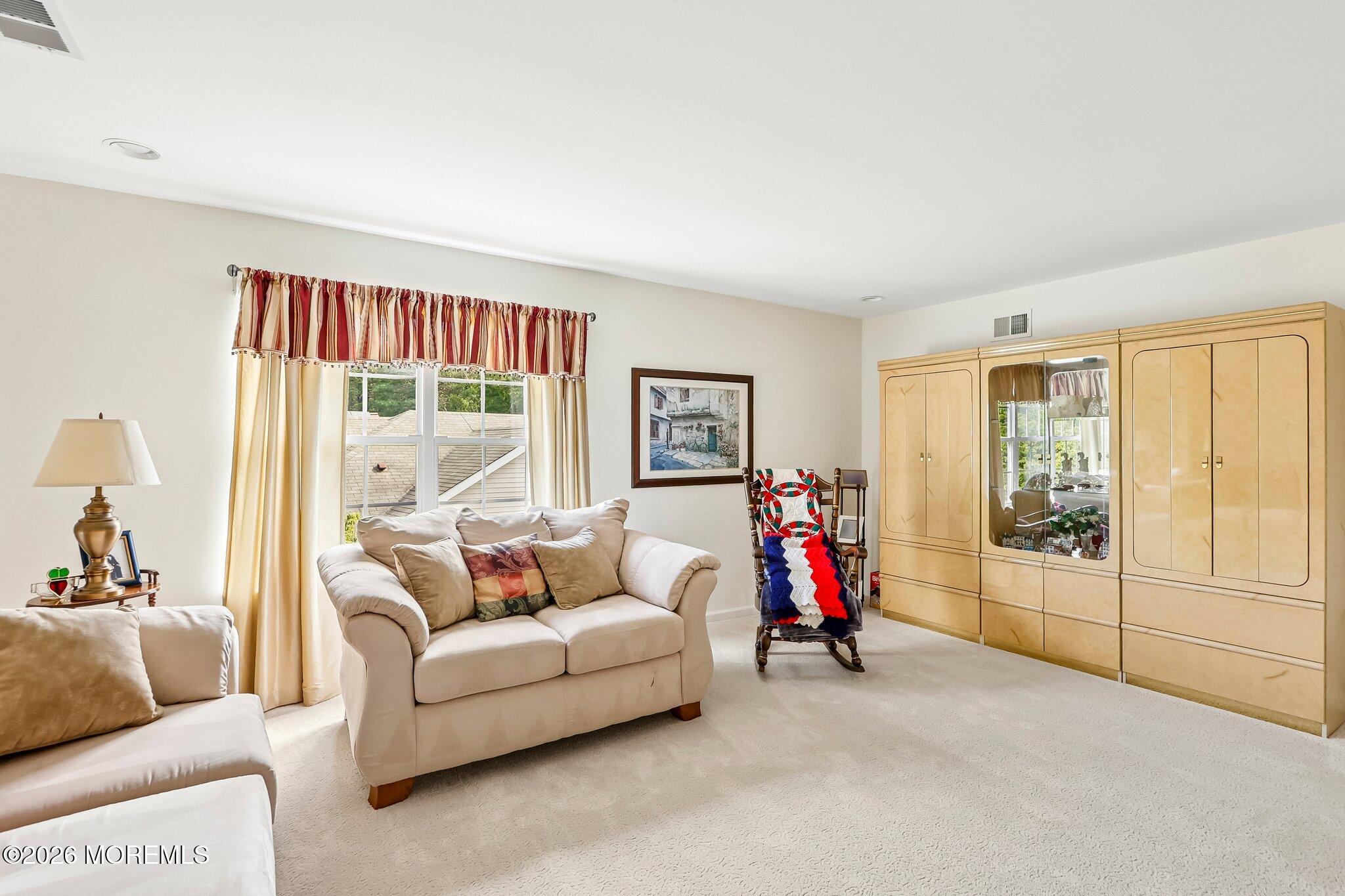 122 Skyline Drive Lakewood NJ 08701