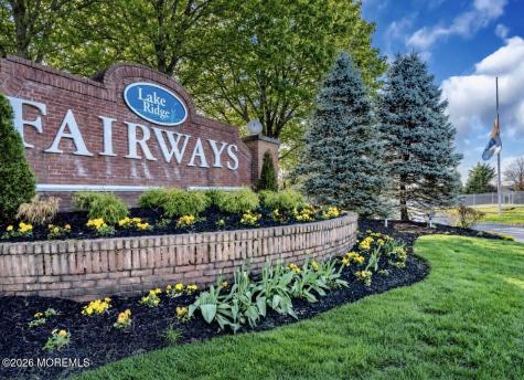 122 Skyline Drive Lakewood NJ 08701