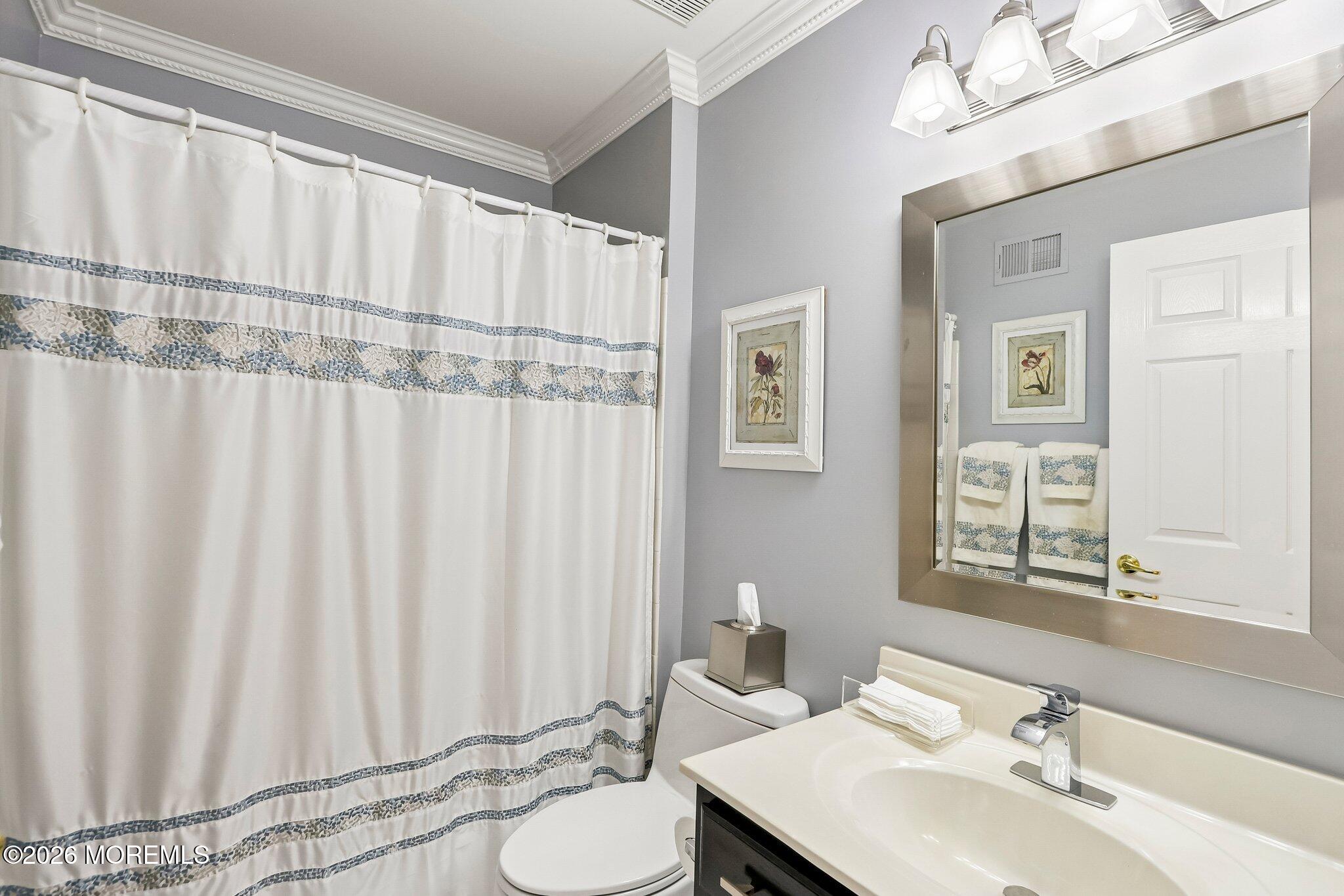 122 Skyline Drive Lakewood NJ 08701