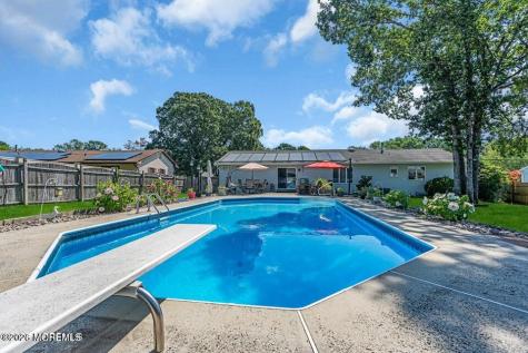 333 Savannah Road Toms River NJ 08757