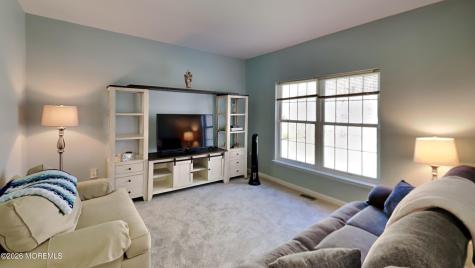 33 Mill Pond Road Jackson NJ 08527