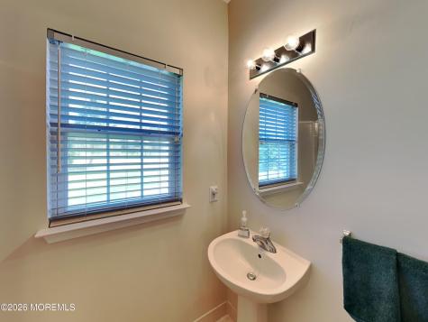 33 Mill Pond Road Jackson NJ 08527