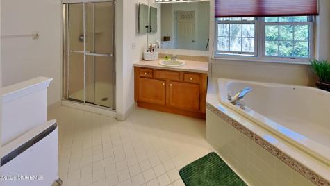 33 Mill Pond Road Jackson NJ 08527
