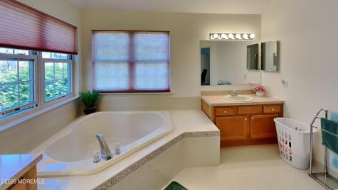 33 Mill Pond Road Jackson NJ 08527