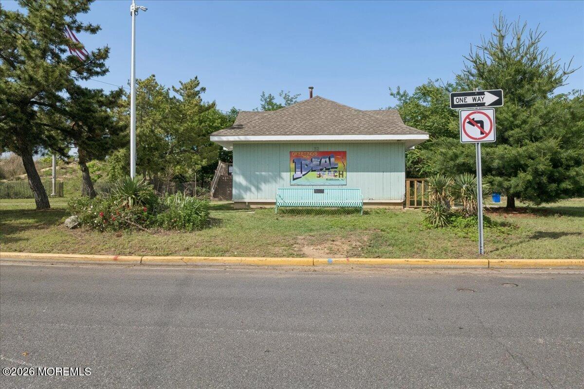 33 Monmouth Avenue North Middletown NJ 07748