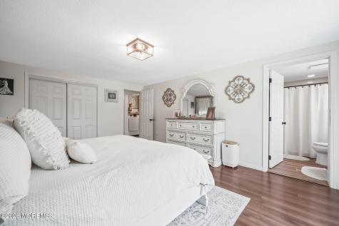 1 Parkview Way Englishtown NJ 07726