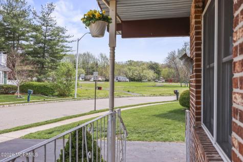 1 Parkview Way Englishtown NJ 07726