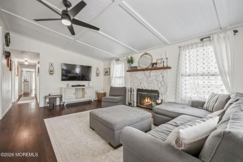 1 Parkview Way Englishtown NJ 07726