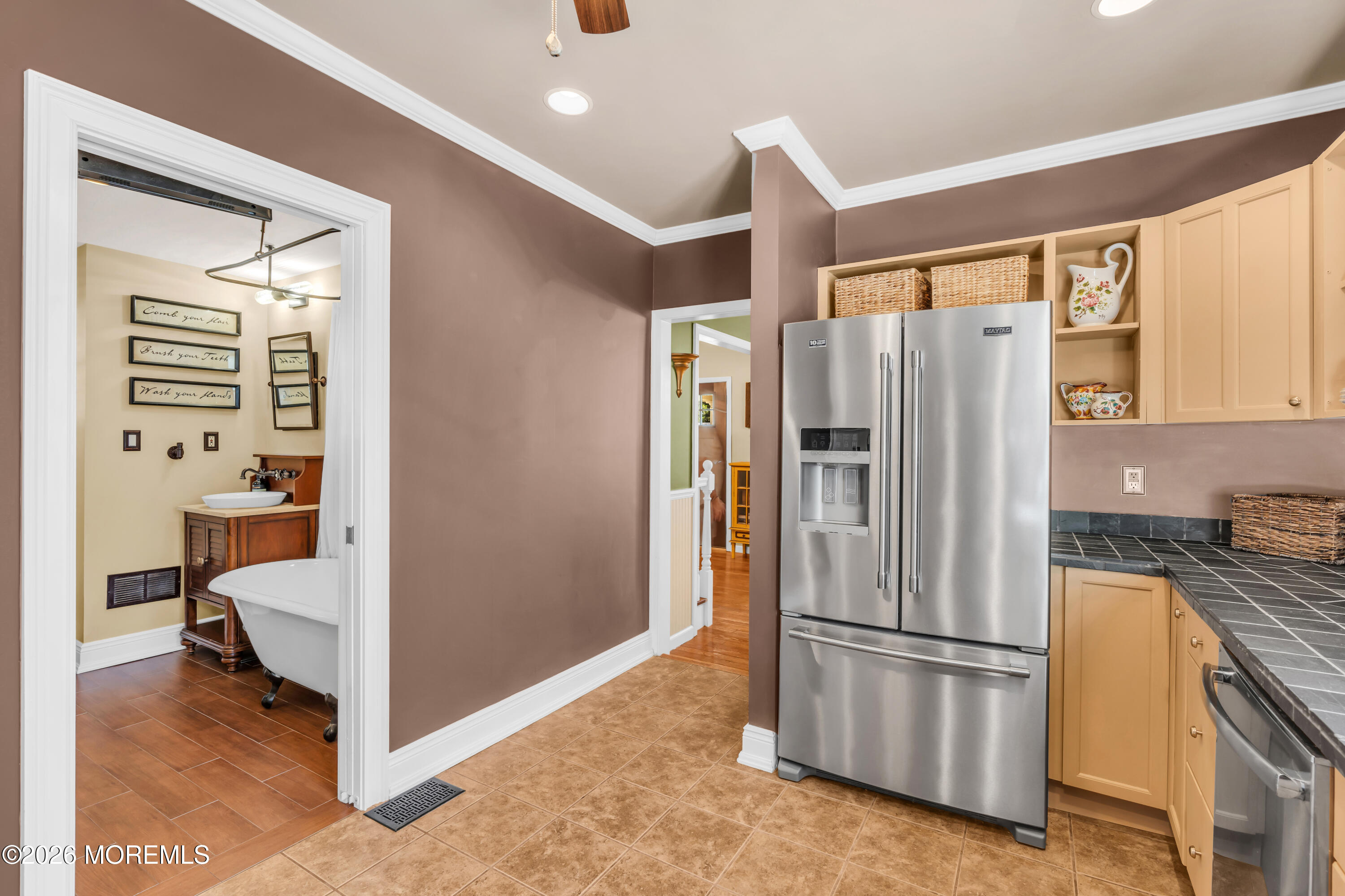 542 Clinton Avenue Belford NJ 07718