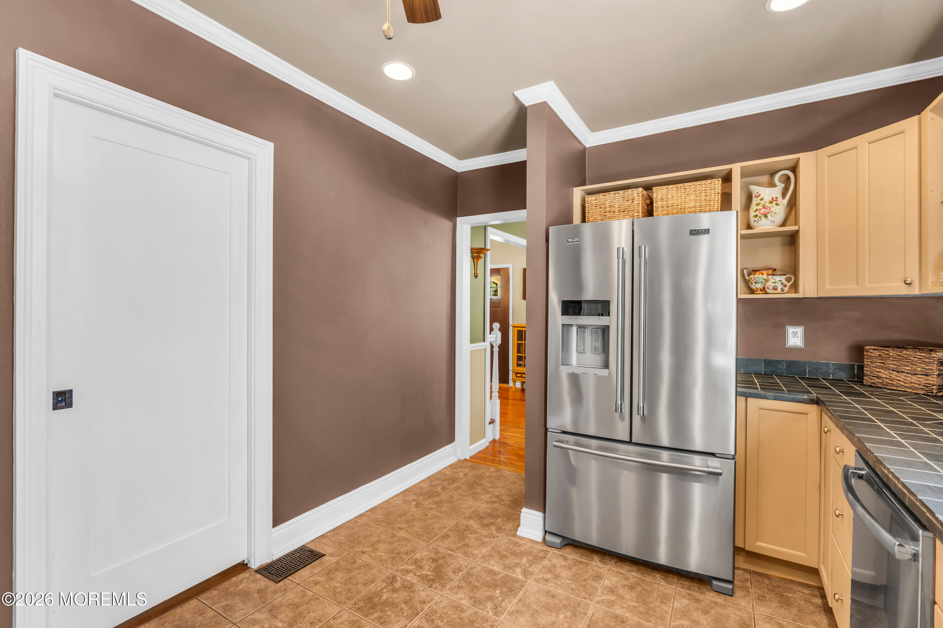 542 Clinton Avenue Belford NJ 07718