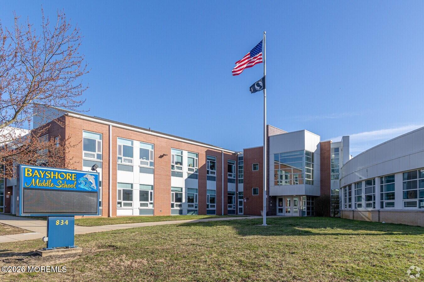 542 Clinton Avenue Belford NJ 07718