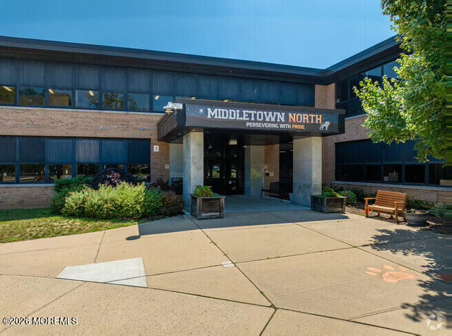 542 Clinton Avenue Belford NJ 07718