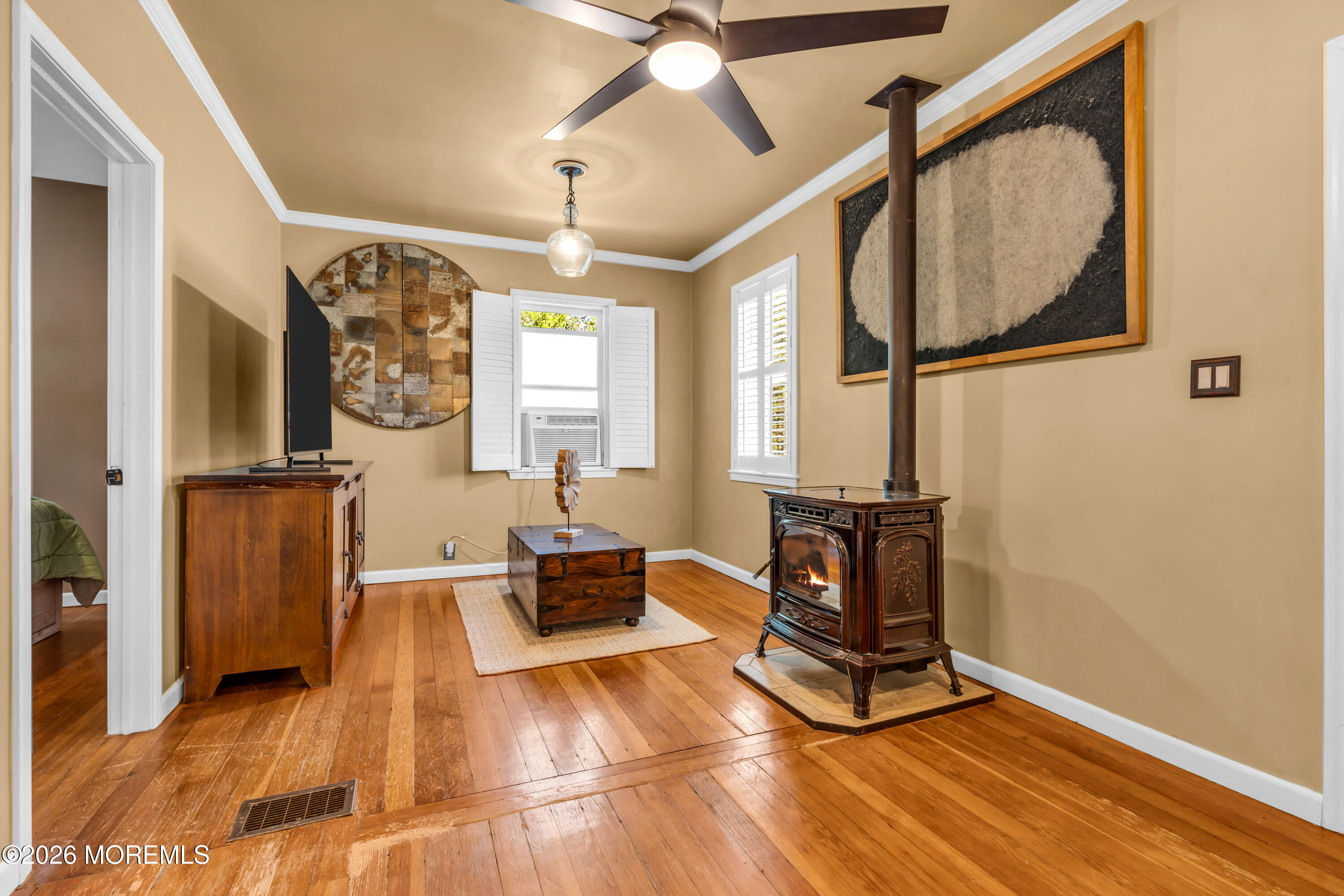 542 Clinton Avenue Belford NJ 07718