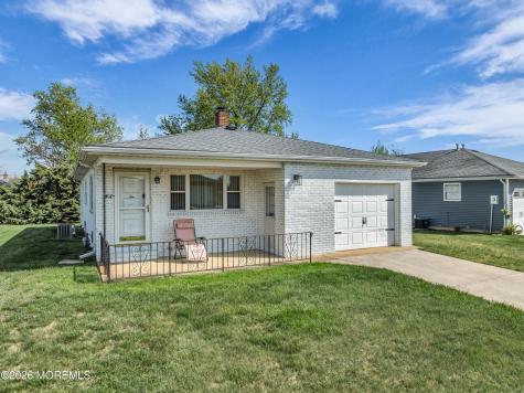 10 Picasso Court Toms River NJ 08757